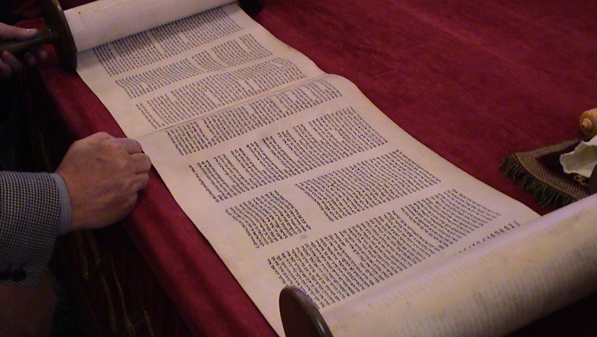 Akdamut: Text & Commentary on a Liturgical Poem for Shavuot